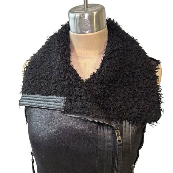 Forever 21 Faux Leather Shearling Fur Vest Jacket Black Small Rocker Sleeveless - Picture 4 of 12